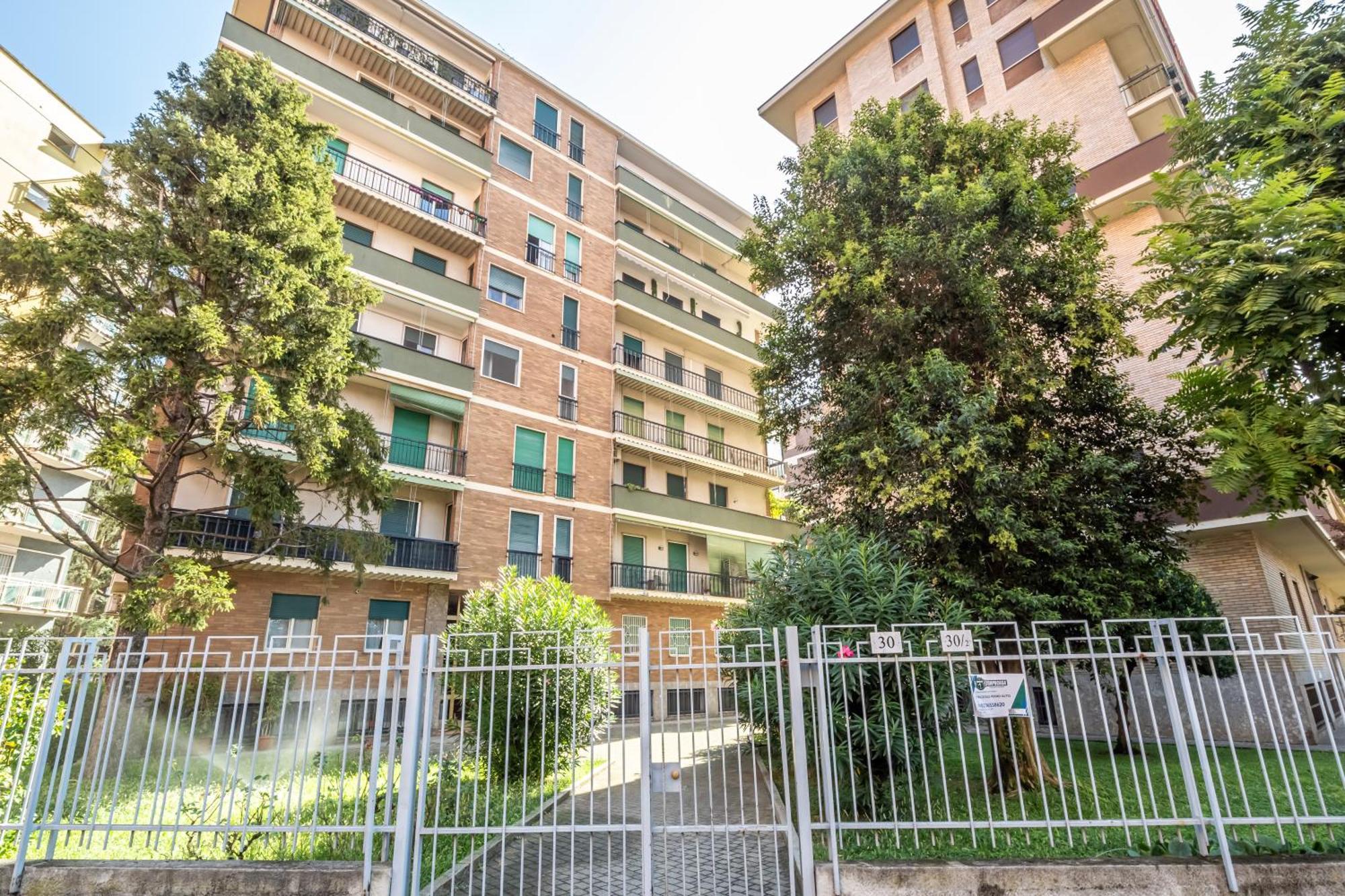 Forlanini M4 Modern With Balconies Apartment Mailand